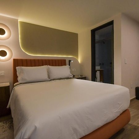 Expo Satelite 2750 Hotel & Suites Guadalajara Kültér fotó